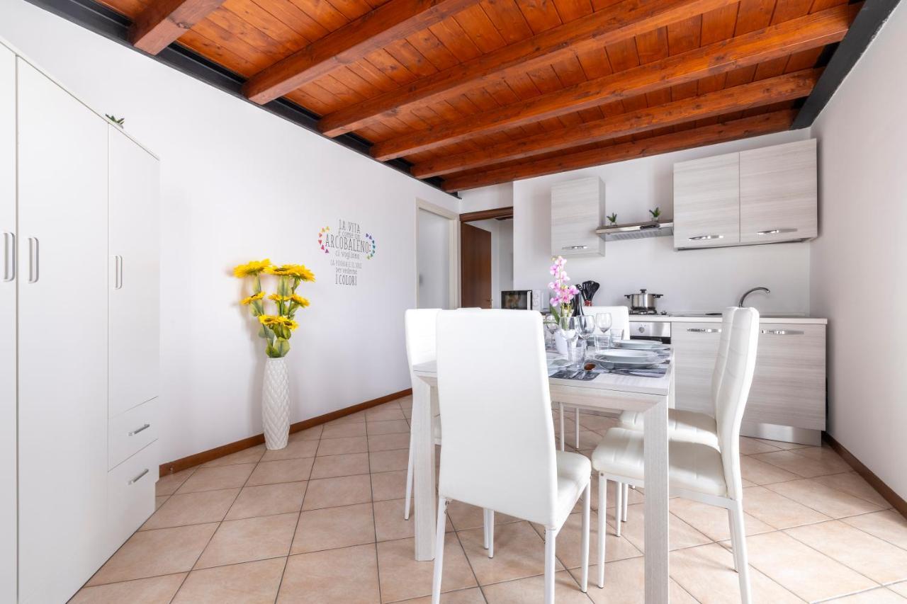 10' Da Malpensa & 1' Dalla Stazione TreniShuttle Apartman Somma Lombardo Kültér fotó